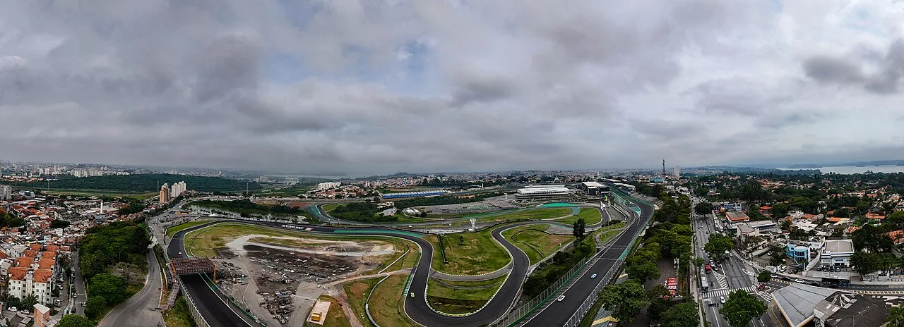 Vista aérea do Autódromo de Interlagos em São Paulo.
