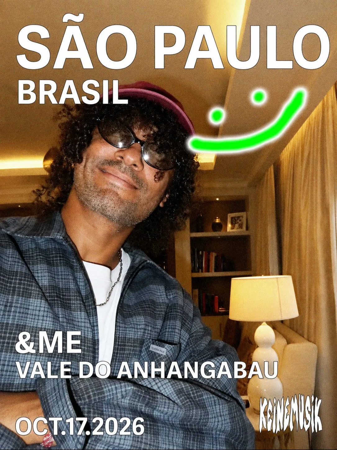 Fotografia da banda Keinemusik em apresentação ao vivo na cidade de São Paulo, Brasil.