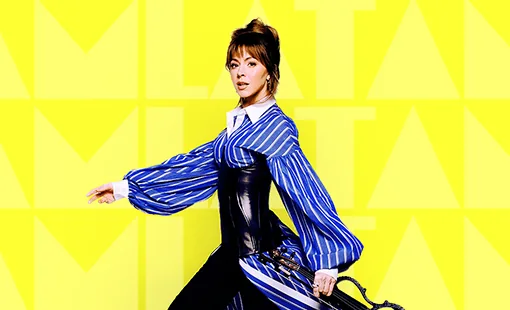 Lindsey Stirling durante apresentação musical em São Paulo.