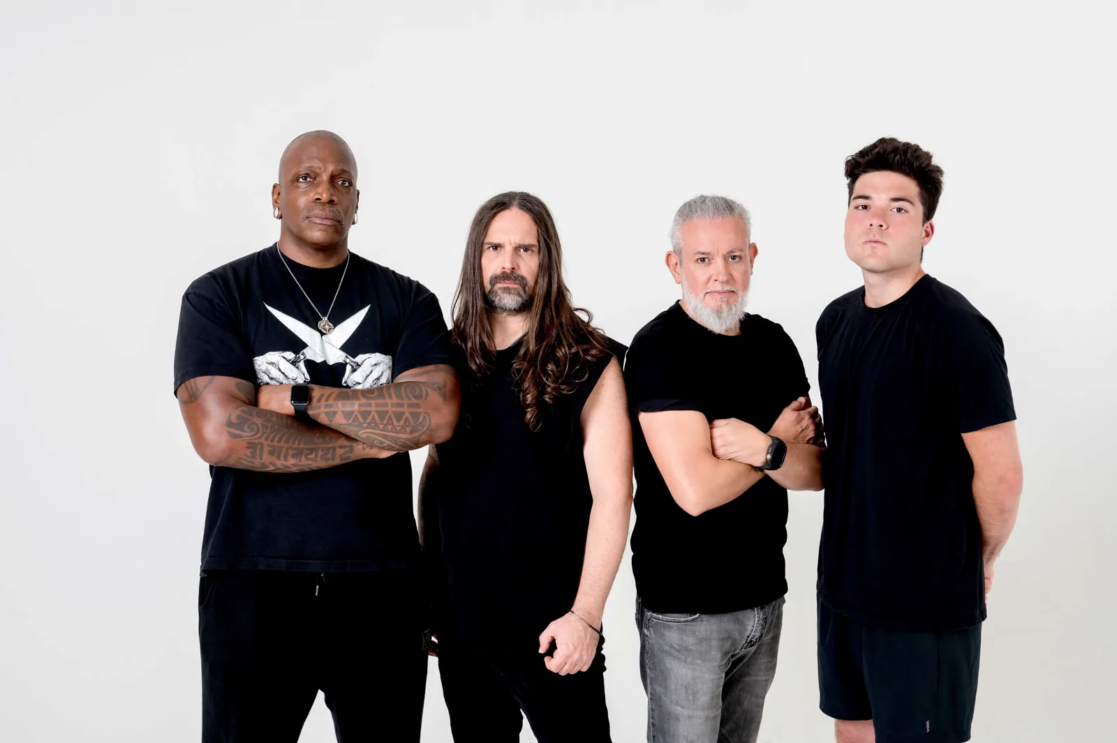Sepultura em show final em SP no álbum 'Celebrating Life Through Death'.